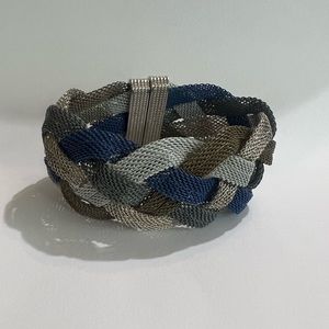 Vintage Intertwined Mesh Bracelet with Magnetic Closure